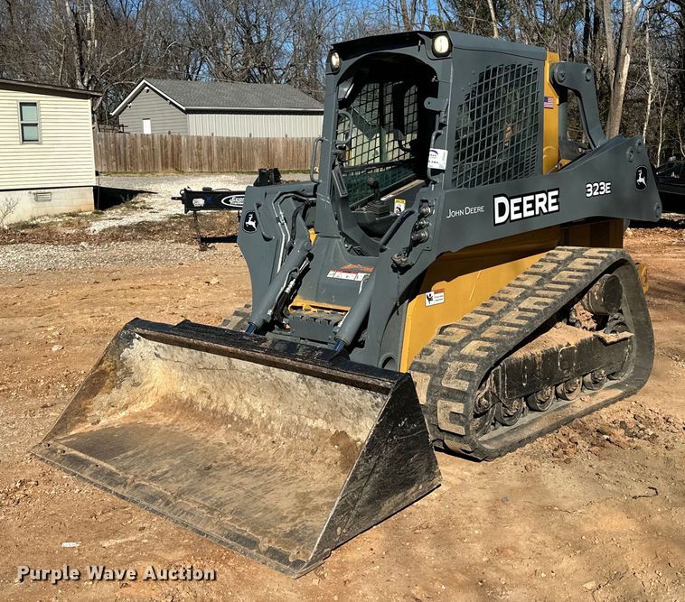 image for item DF8441 2018 John Deere 323E tracked skid steer loader