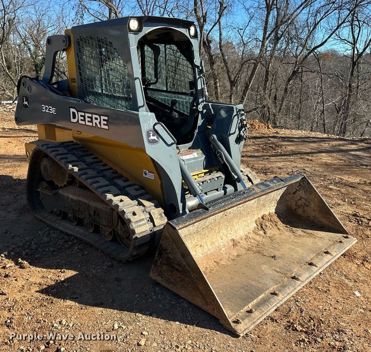 image for item DF8441 2018 John Deere 323E tracked skid steer loader