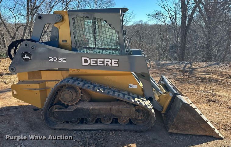 image for item DF8441 2018 John Deere 323E tracked skid steer loader