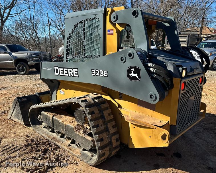 image for item DF8441 2018 John Deere 323E tracked skid steer loader
