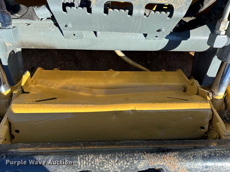 image for item DF8441 2018 John Deere 323E tracked skid steer loader