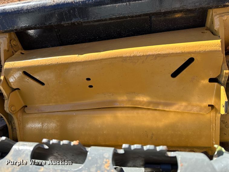 image for item DF8441 2018 John Deere 323E tracked skid steer loader