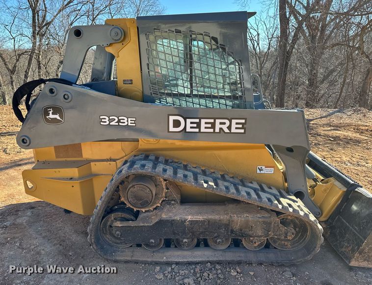 image for item DF8441 2018 John Deere 323E tracked skid steer loader