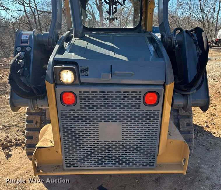 image for item DF8441 2018 John Deere 323E tracked skid steer loader