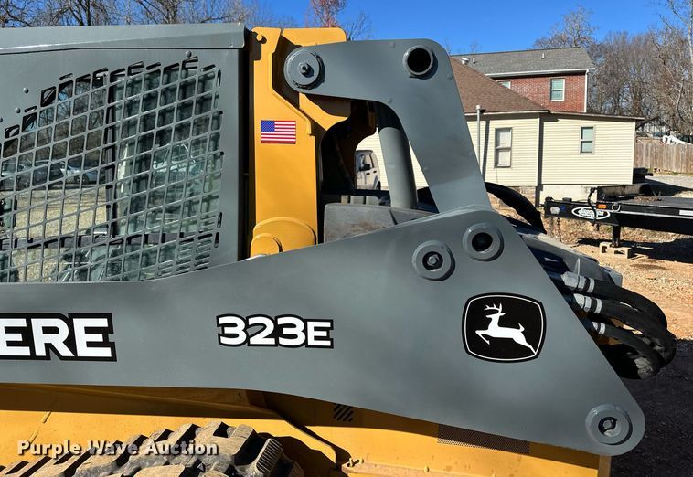 image for item DF8441 2018 John Deere 323E tracked skid steer loader