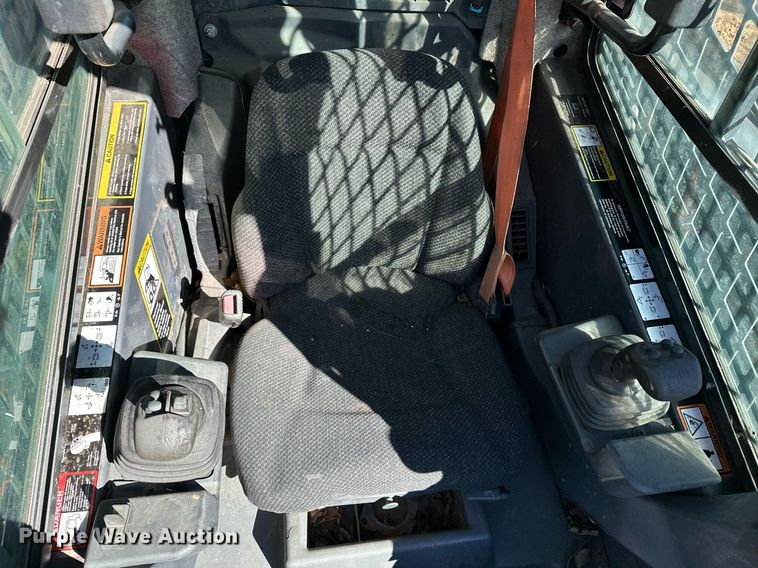 image for item DF8441 2018 John Deere 323E tracked skid steer loader