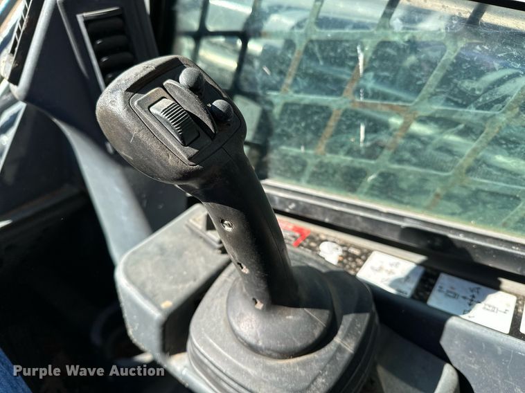 image for item DF8441 2018 John Deere 323E tracked skid steer loader