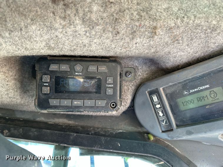 image for item DF8441 2018 John Deere 323E tracked skid steer loader