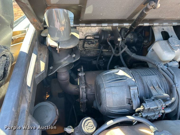 image for item DF8441 2018 John Deere 323E tracked skid steer loader