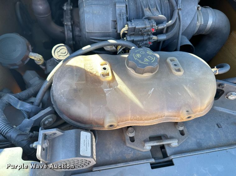 image for item DF8441 2018 John Deere 323E tracked skid steer loader