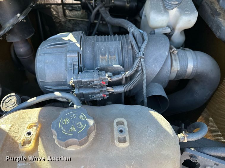 image for item DF8441 2018 John Deere 323E tracked skid steer loader