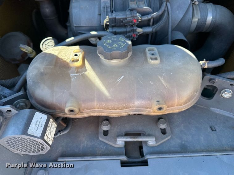 image for item DF8441 2018 John Deere 323E tracked skid steer loader