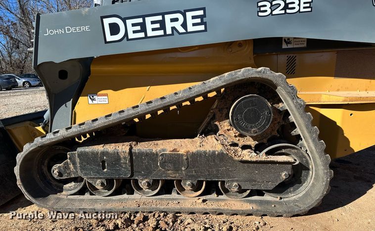 image for item DF8441 2018 John Deere 323E tracked skid steer loader