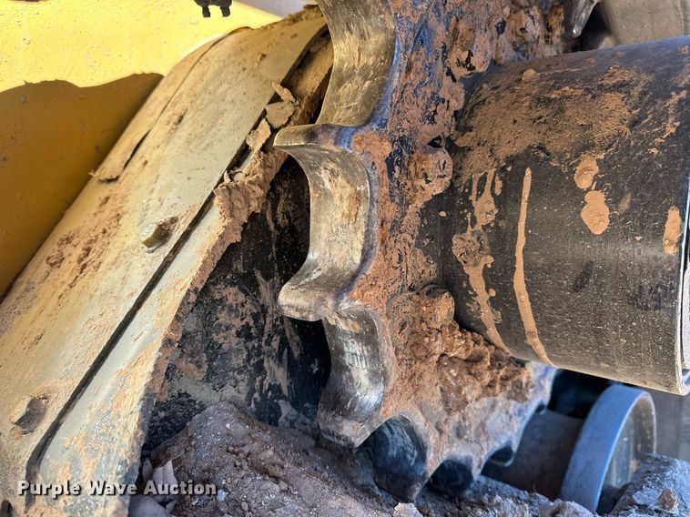 image for item DF8441 2018 John Deere 323E tracked skid steer loader