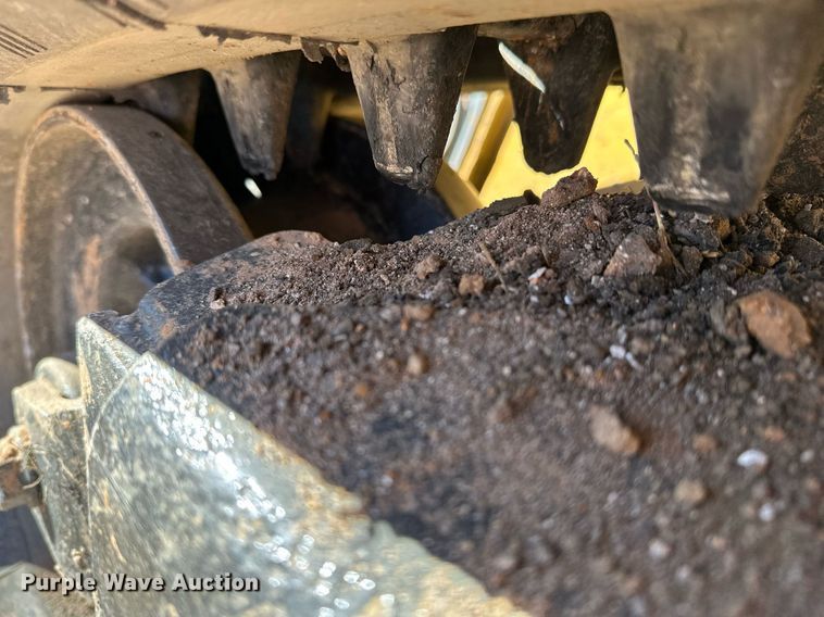 image for item DF8441 2018 John Deere 323E tracked skid steer loader