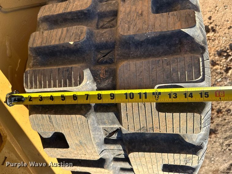 image for item DF8441 2018 John Deere 323E tracked skid steer loader