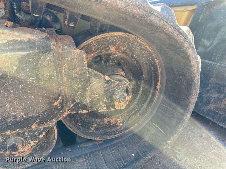 image for item DF8441 2018 John Deere 323E tracked skid steer loader