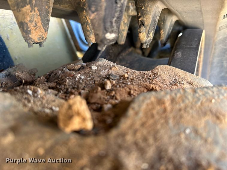 image for item DF8441 2018 John Deere 323E tracked skid steer loader