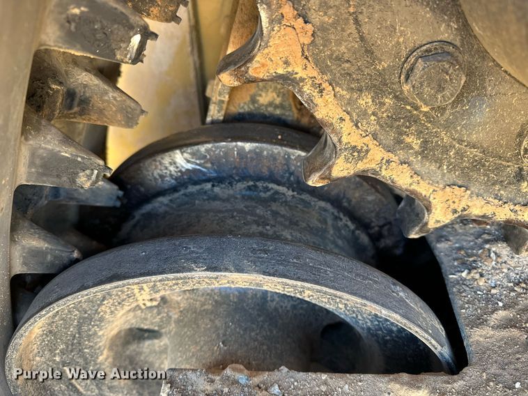 image for item DF8441 2018 John Deere 323E tracked skid steer loader