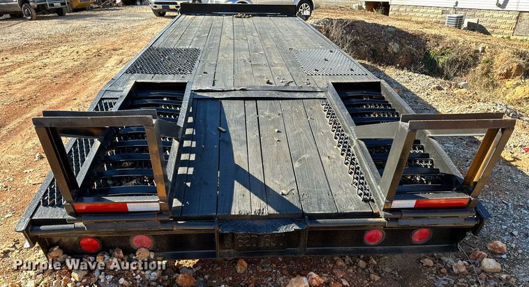 image for item DF8442 2002 Econoline equipment trailer