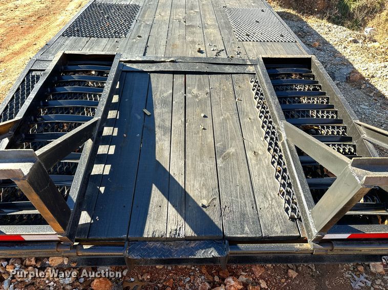 image for item DF8442 2002 Econoline equipment trailer