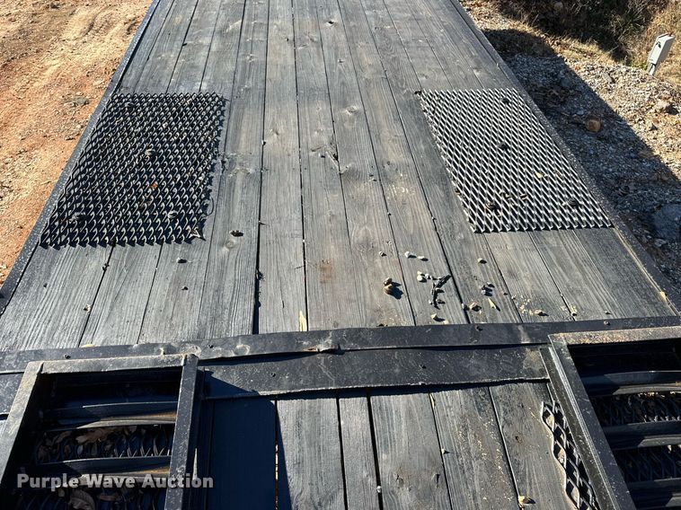 image for item DF8442 2002 Econoline equipment trailer