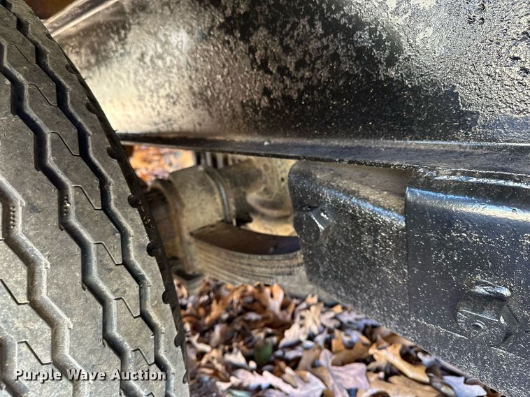 image for item DF8442 2002 Econoline equipment trailer