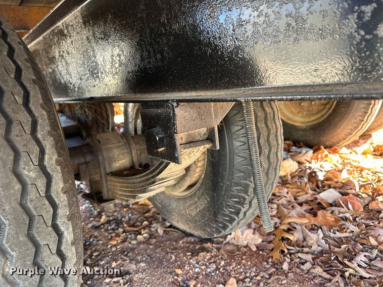 image for item DF8442 2002 Econoline equipment trailer