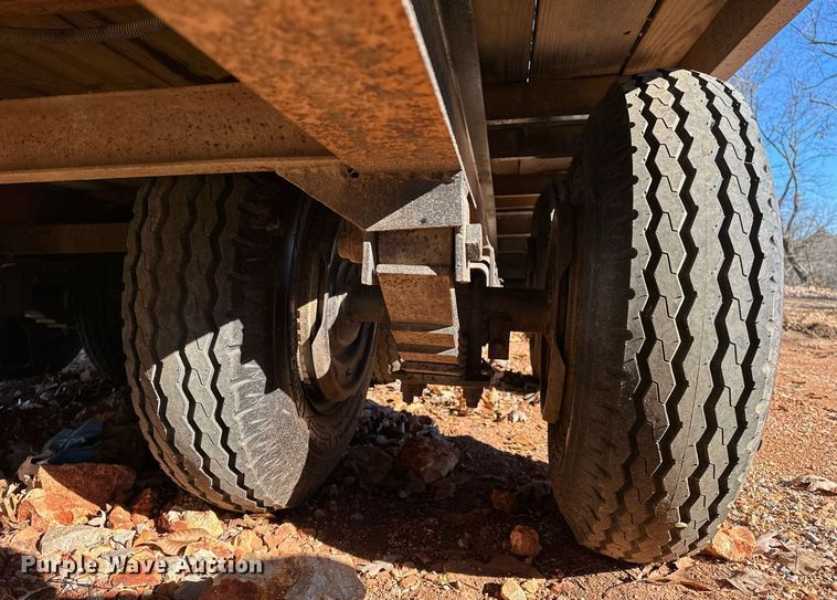 image for item DF8442 2002 Econoline equipment trailer