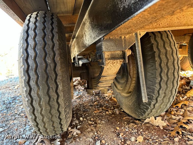 image for item DF8442 2002 Econoline equipment trailer