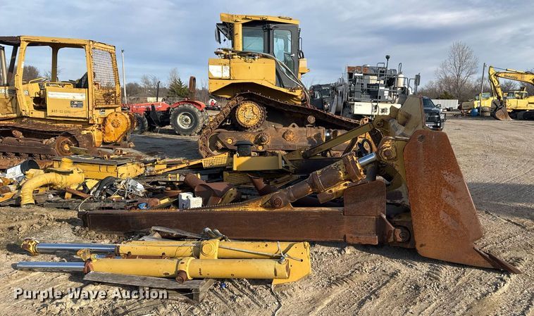 image for item DJ9719 1994 Caterpillar D8N dozer