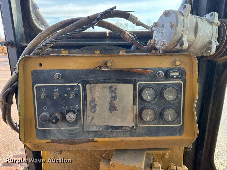 image for item DJ9719 1994 Caterpillar D8N dozer