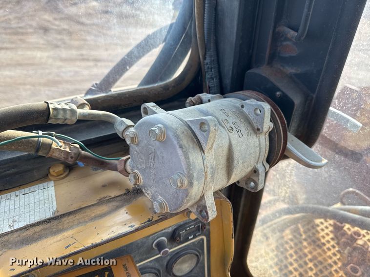 image for item DJ9719 1994 Caterpillar D8N dozer