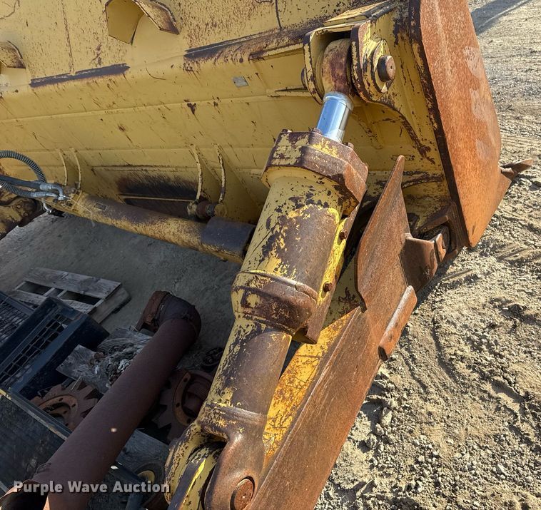 image for item DJ9719 1994 Caterpillar D8N dozer
