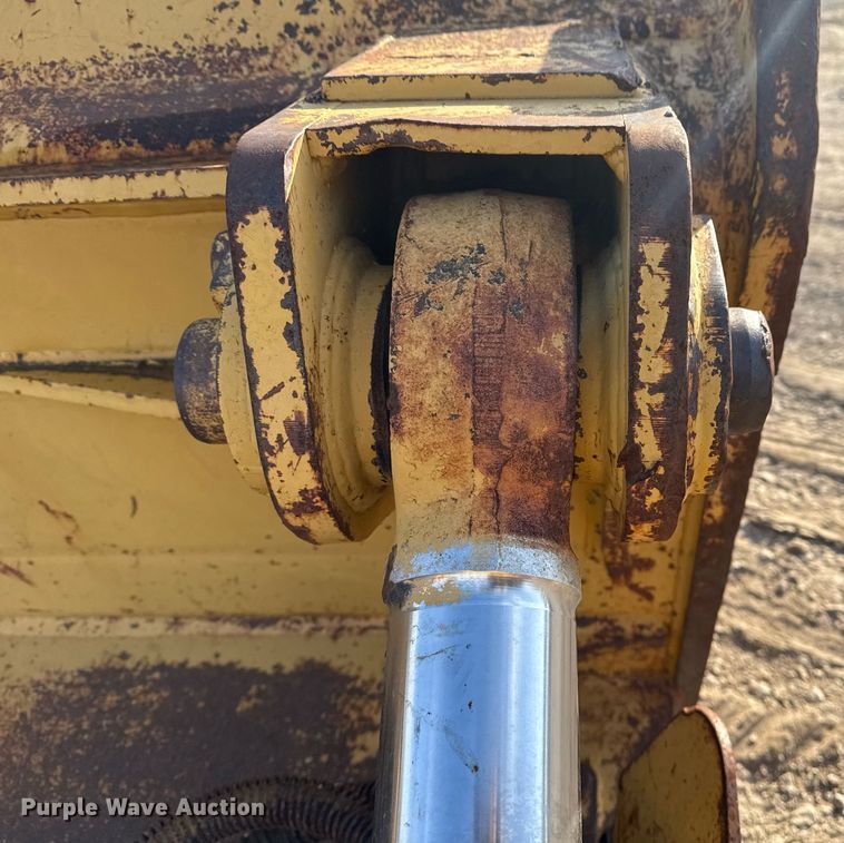 image for item DJ9719 1994 Caterpillar D8N dozer