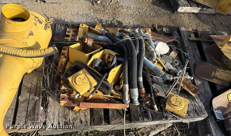 image for item DJ9719 1994 Caterpillar D8N dozer