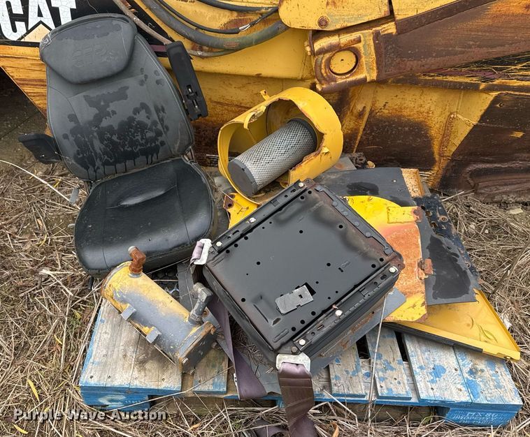 image for item DJ9722 1987 Caterpillar 621E conventional scraper 