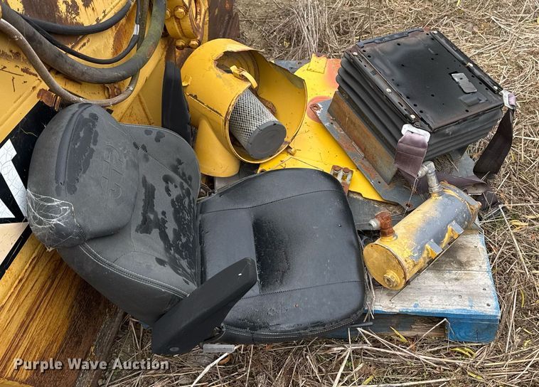 image for item DJ9722 1987 Caterpillar 621E conventional scraper 