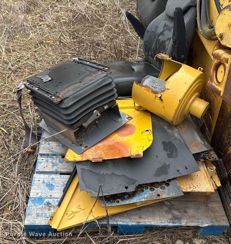 image for item DJ9722 1987 Caterpillar 621E conventional scraper 