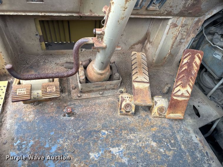 image for item DJ9722 1987 Caterpillar 621E conventional scraper 