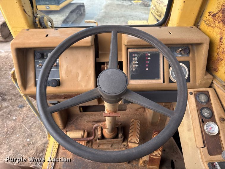 image for item DJ9722 1987 Caterpillar 621E conventional scraper 