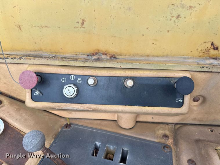 image for item DJ9722 1987 Caterpillar 621E conventional scraper 