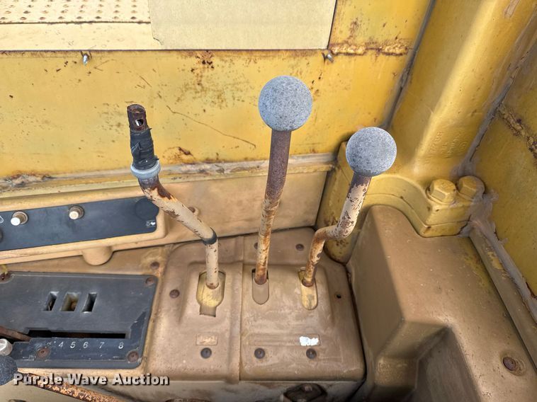 image for item DJ9722 1987 Caterpillar 621E conventional scraper 