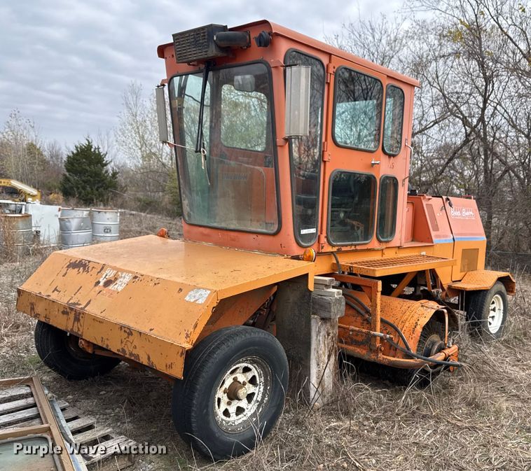 image for item DJ9725 1999 Broce RJ350 broom