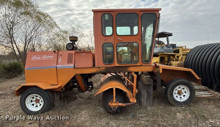 image for item DJ9725 1999 Broce RJ350 broom