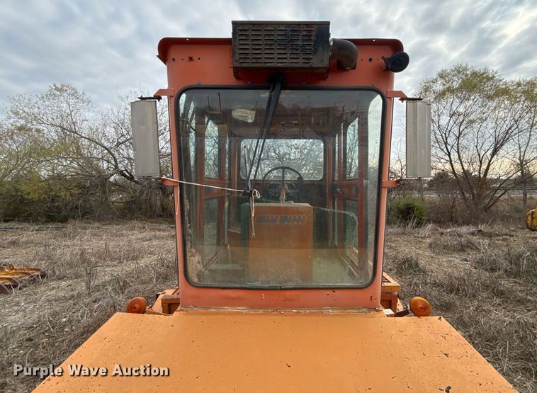 image for item DJ9725 1999 Broce RJ350 broom