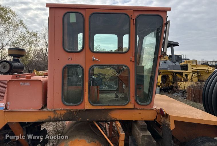 image for item DJ9725 1999 Broce RJ350 broom