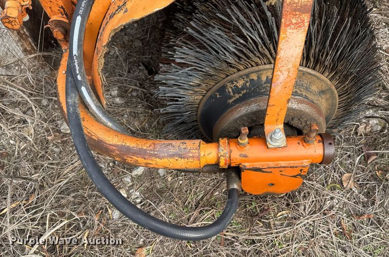 image for item DJ9725 1999 Broce RJ350 broom