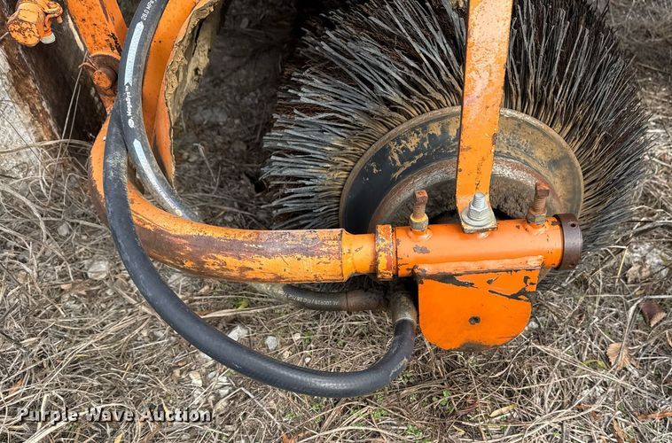 image for item DJ9725 1999 Broce RJ350 broom