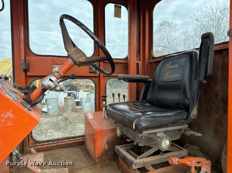 image for item DJ9725 1999 Broce RJ350 broom